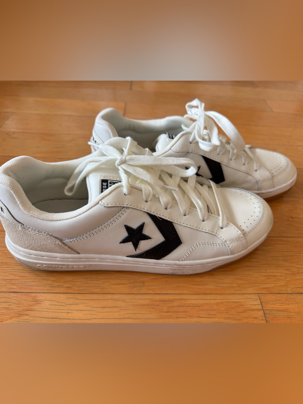 Converse White Sneakers with Black Star Pro Blaze Classic low A12720C